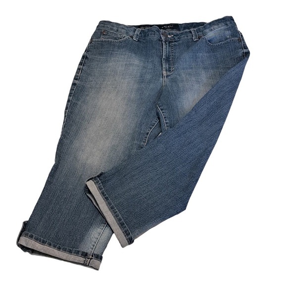Nine West Denim - Nine West Denim "West End Fit" Cropped Jeans Size - 33/16 - Medium Blue Wash